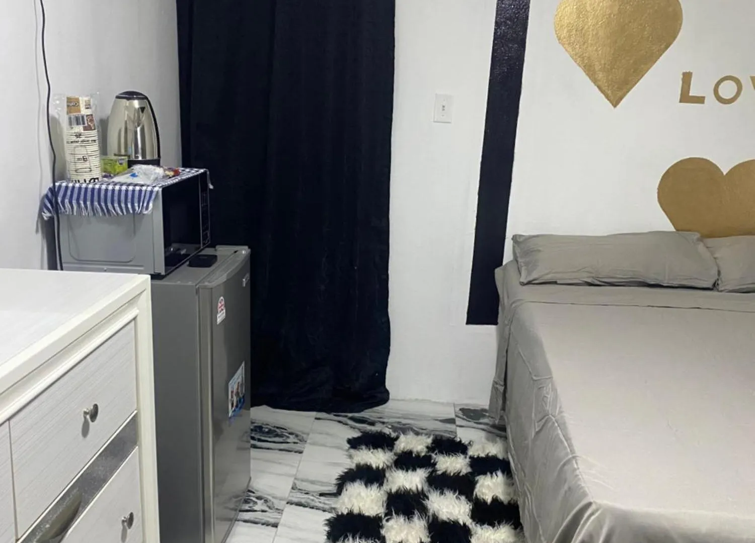 White Room Sparks Spanish Town
